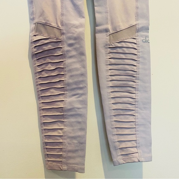 ALO Yoga High-Waist Airbrush Moto Legging in Lavender Cloud, Size XS - Picture 5 of 14
